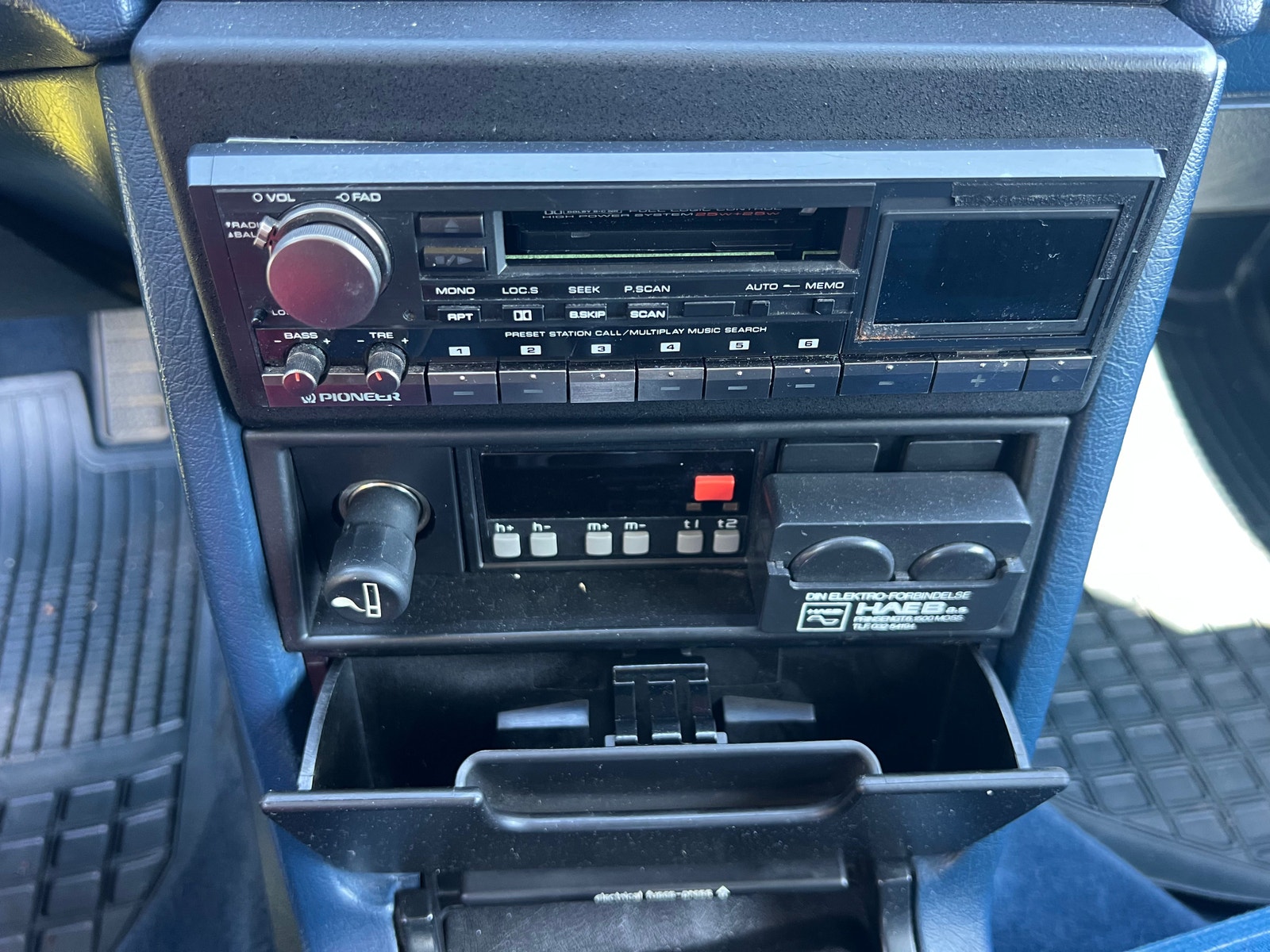Volvo 740 2.3 Manual, 4-speed + OD, 131hp, 1987