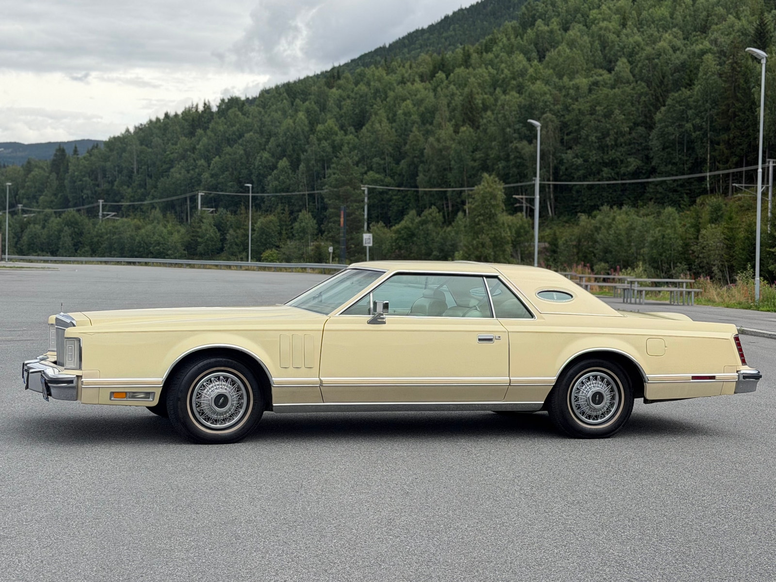 Lincoln Continental Mark V 6.6 V8 SelectShift, 3-trins, 182ps, 1978