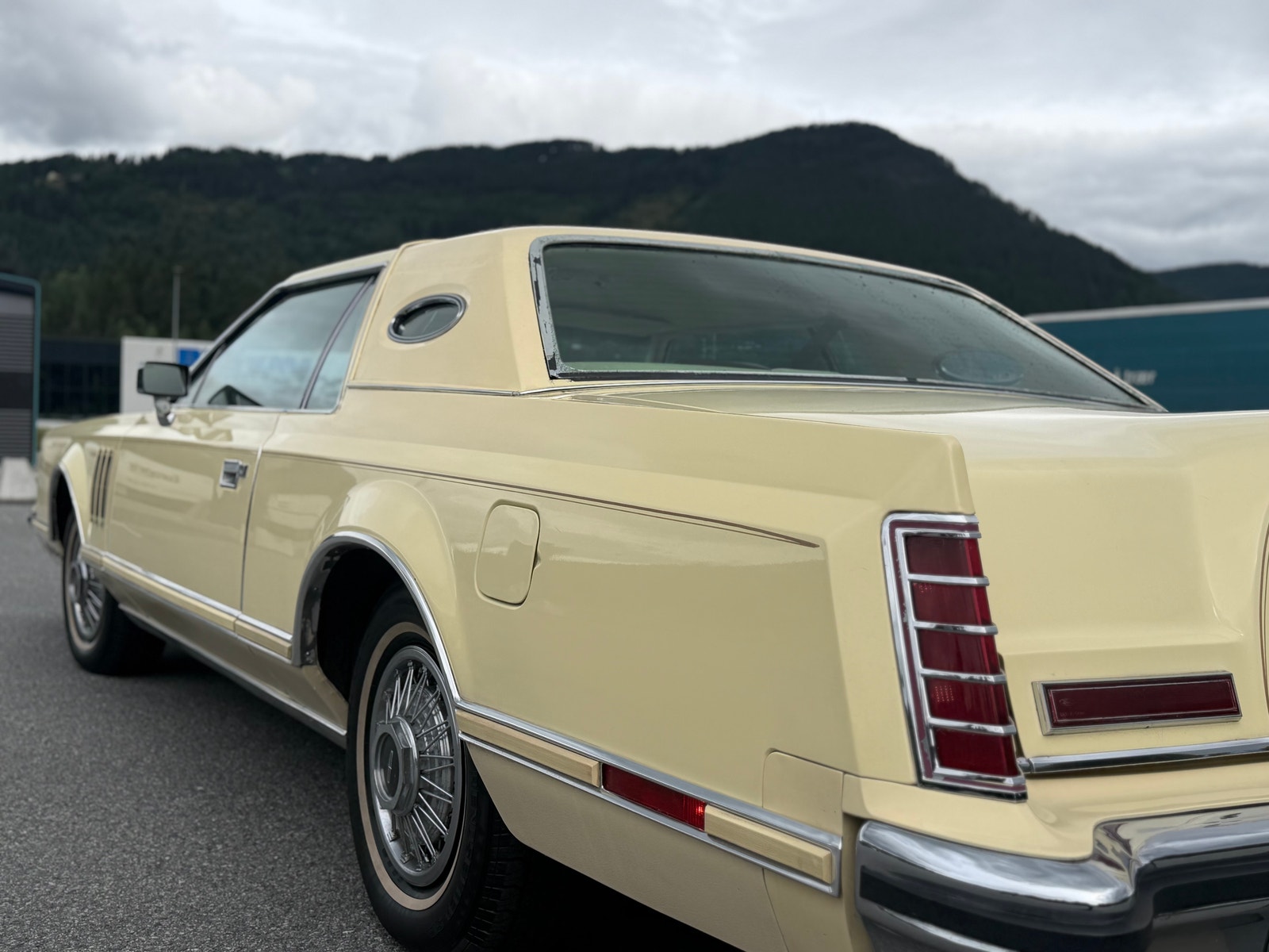 Lincoln Continental Mark V 6.6 V8 SelectShift, 3-trins, 182ps, 1978