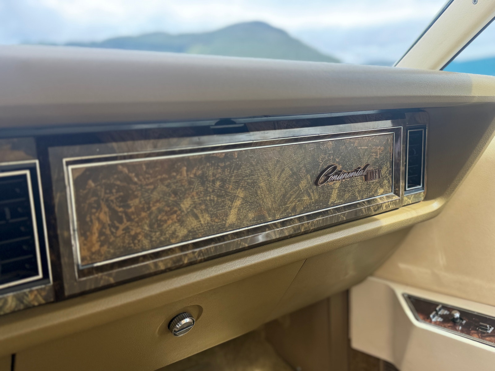 Lincoln Continental Mark V 6.6 V8 SelectShift, 3-trins, 182ps, 1978
