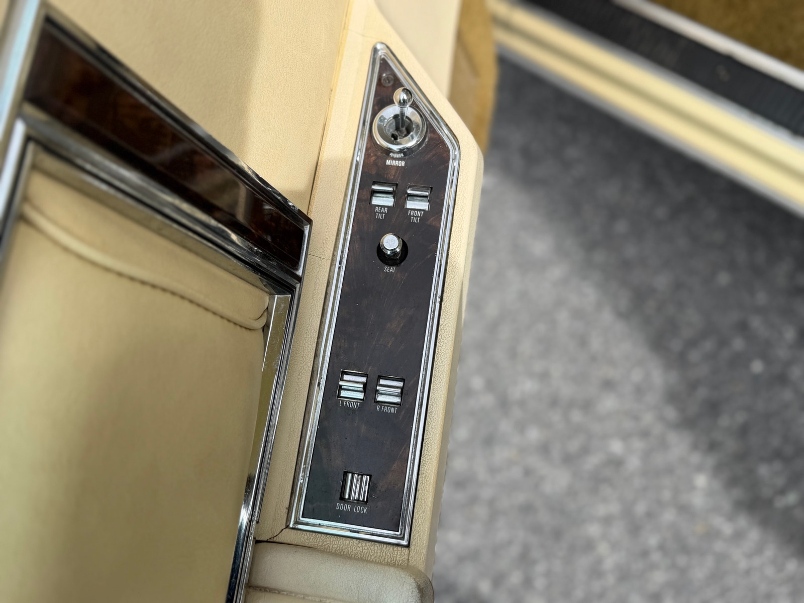 Lincoln Continental Mark V 6.6 V8 SelectShift, 3-trins, 182ps, 1978