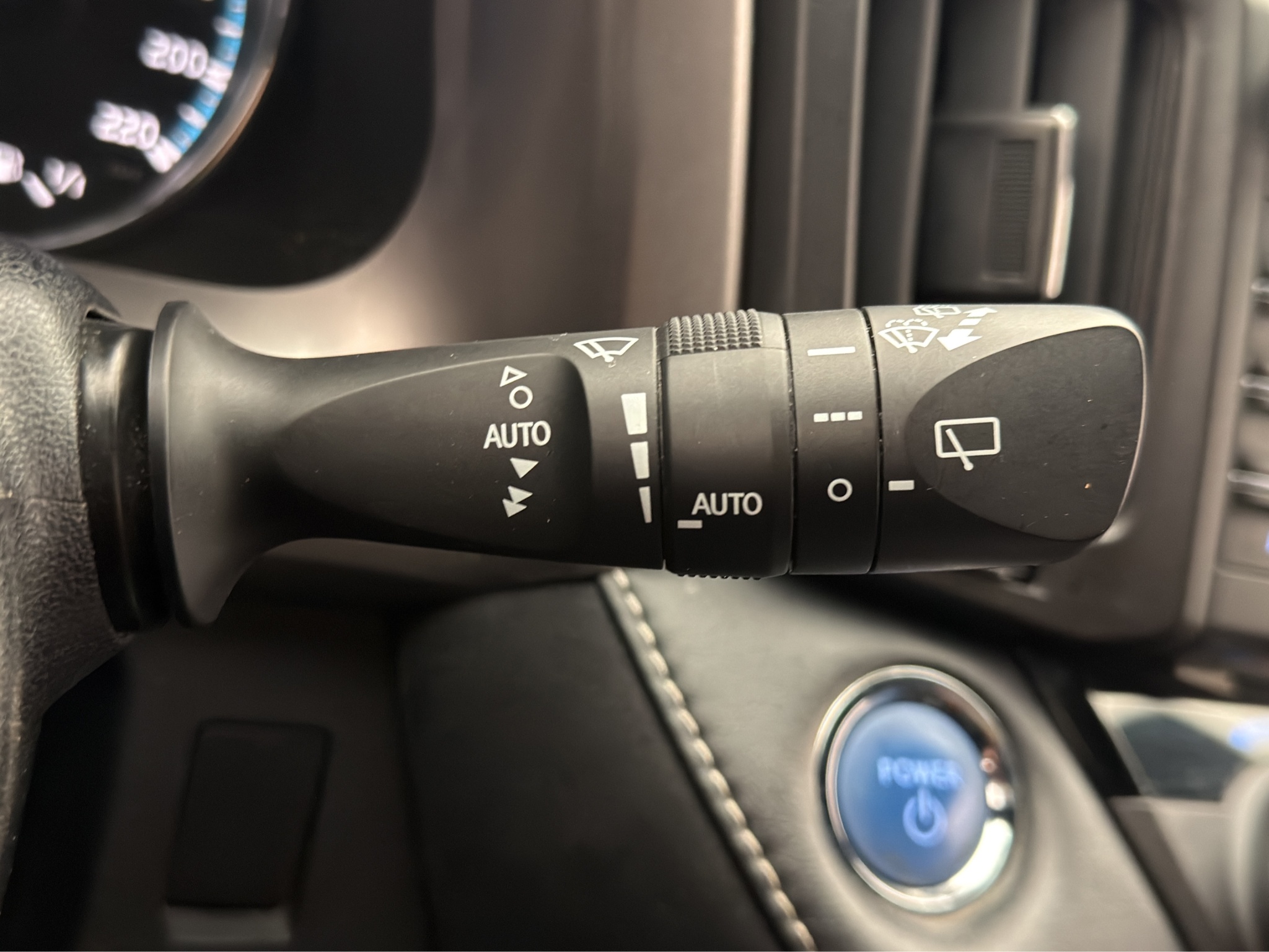 Toyota RAV4 Hybrid 2.5 Dual VVT-i AWD-i E-CVT, 197hp, 2018