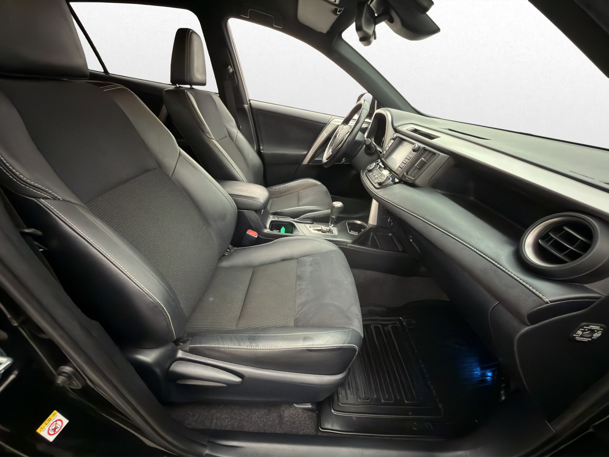 Toyota RAV4 Hybrid 2.5 Dual VVT-i AWD-i E-CVT, 197hp, 2018