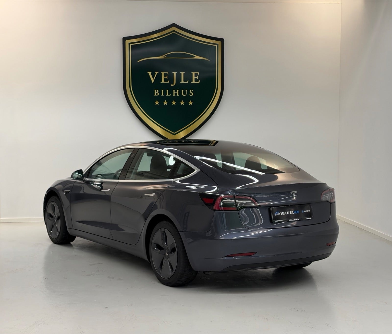 Tesla Model 3 Standard Range Plus, 306ps, 2019