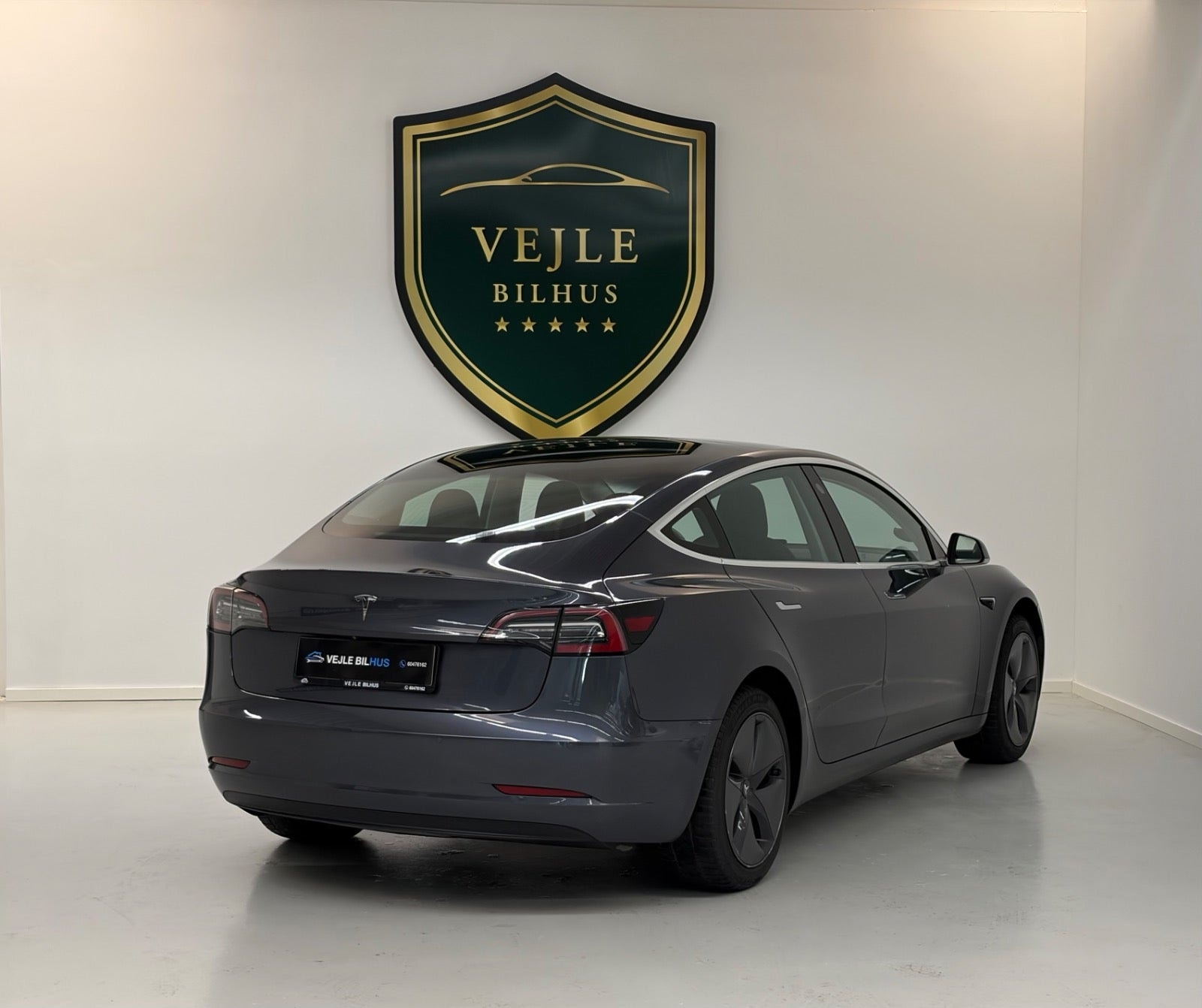 Tesla Model 3 Standard Range Plus, 306ps, 2019