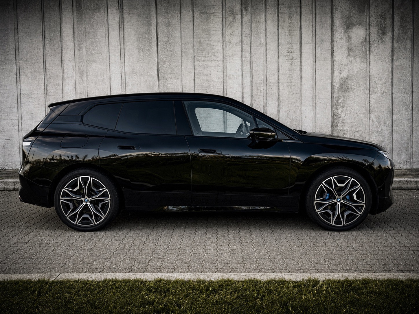 BMW iX xDrive40, 326hp, 2023