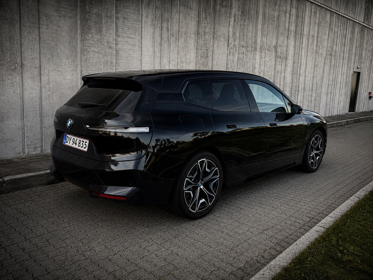 BMW iX xDrive40, 326hp, 2023