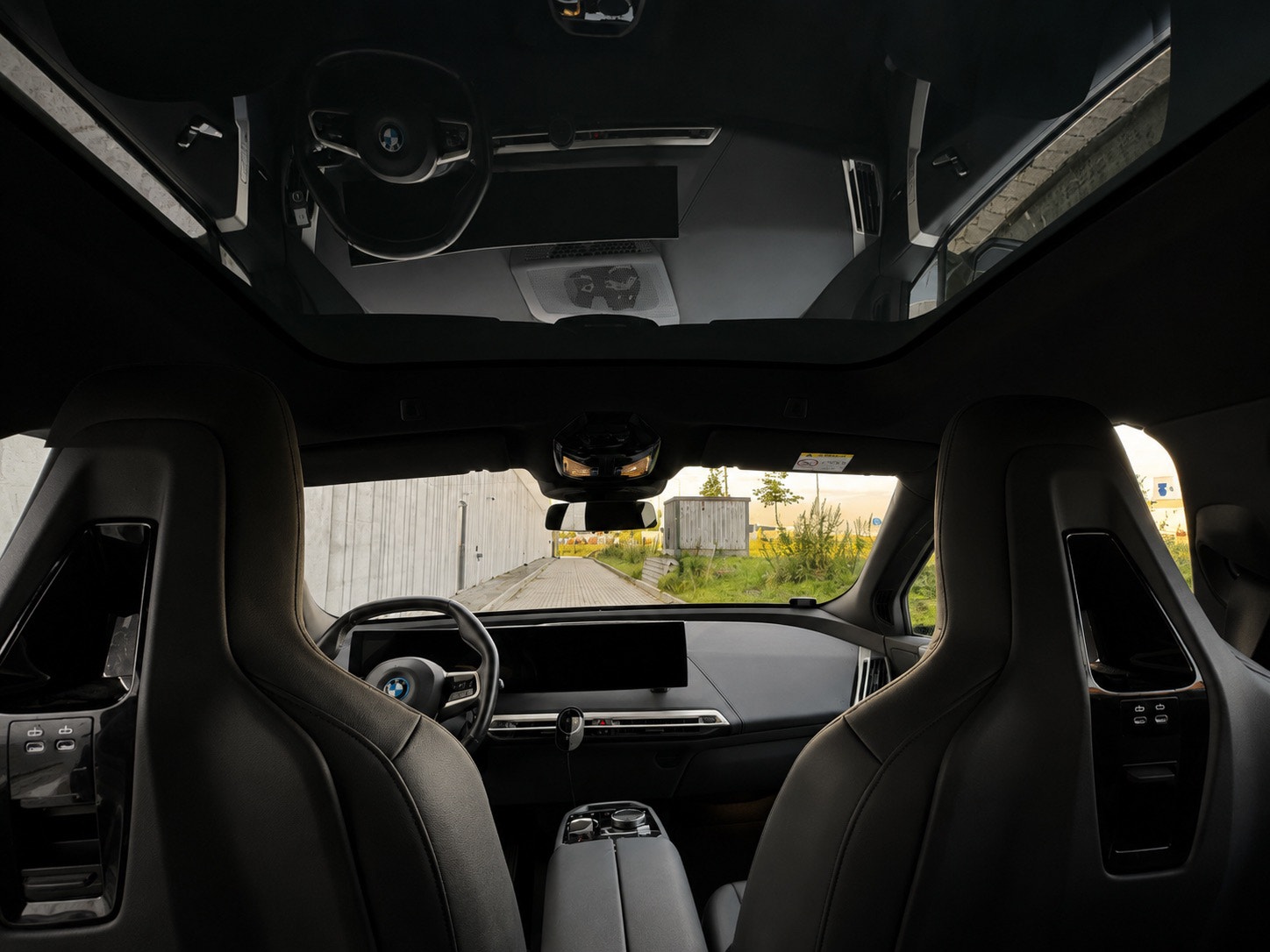 BMW iX xDrive40, 326hp, 2023