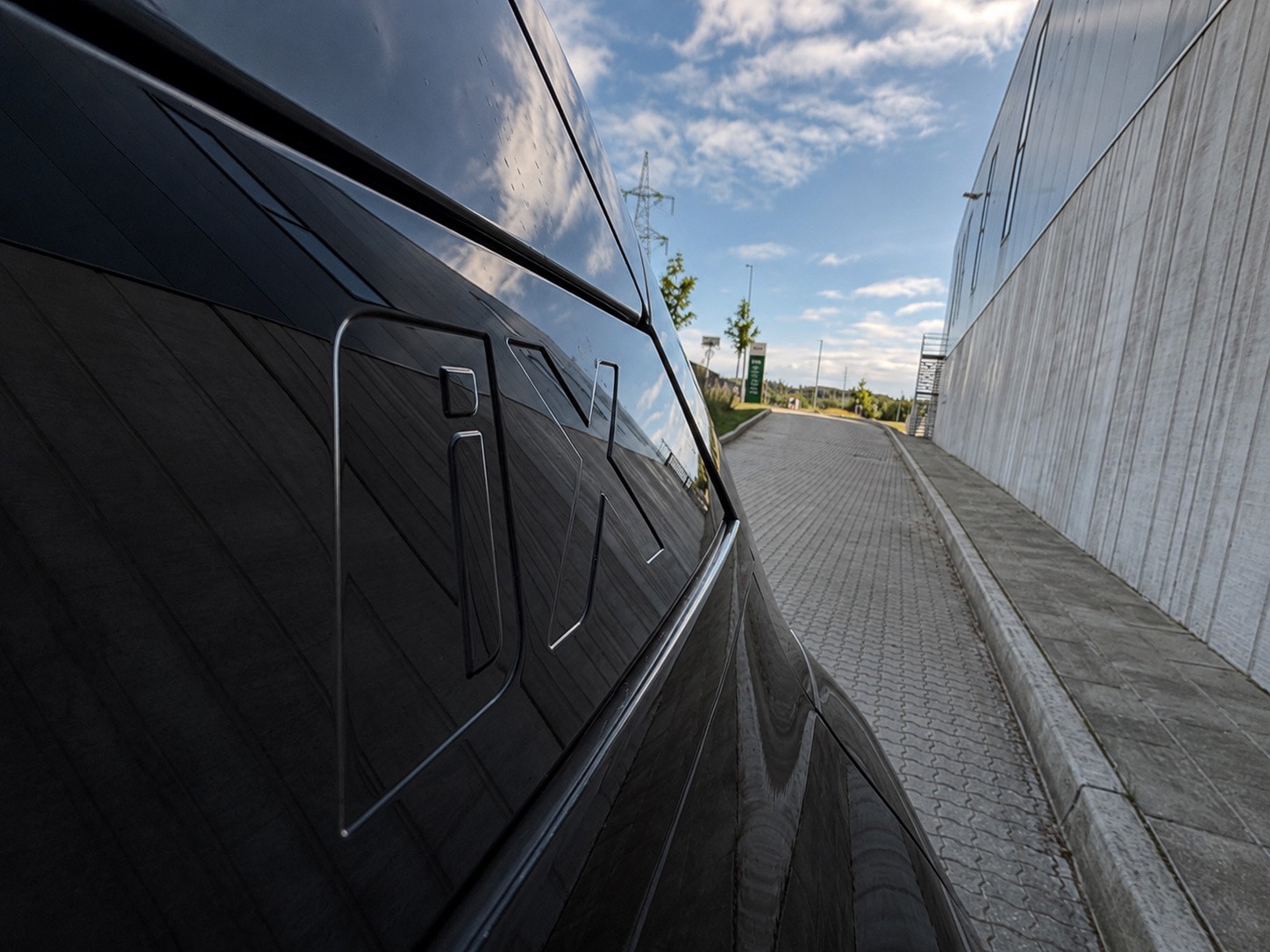 BMW iX xDrive40, 326hp, 2023