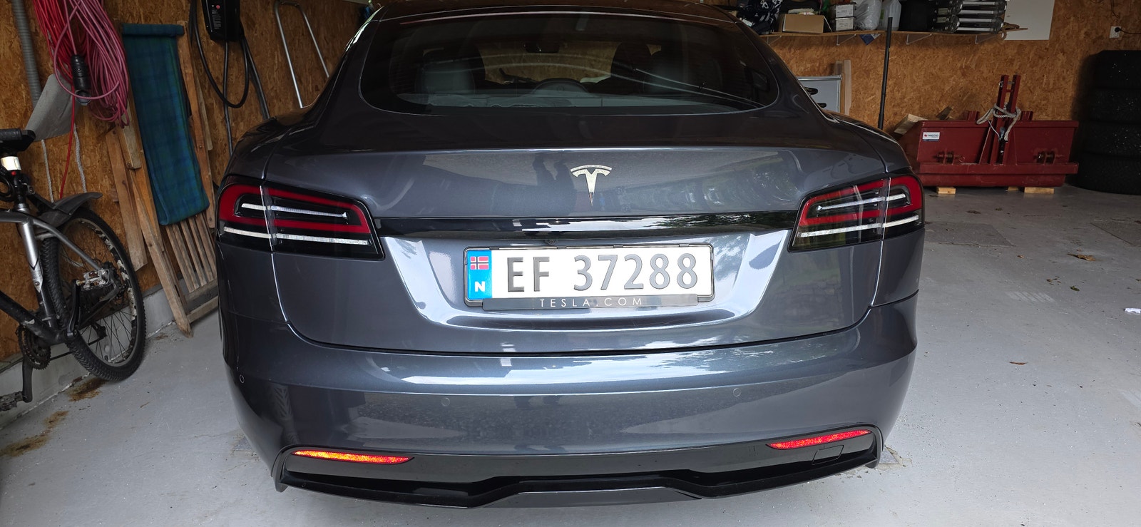 Tesla Model S, 670ps, 2023