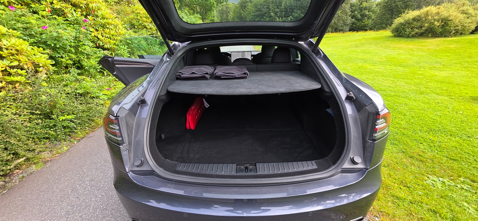 Tesla Model S, 670ps, 2023