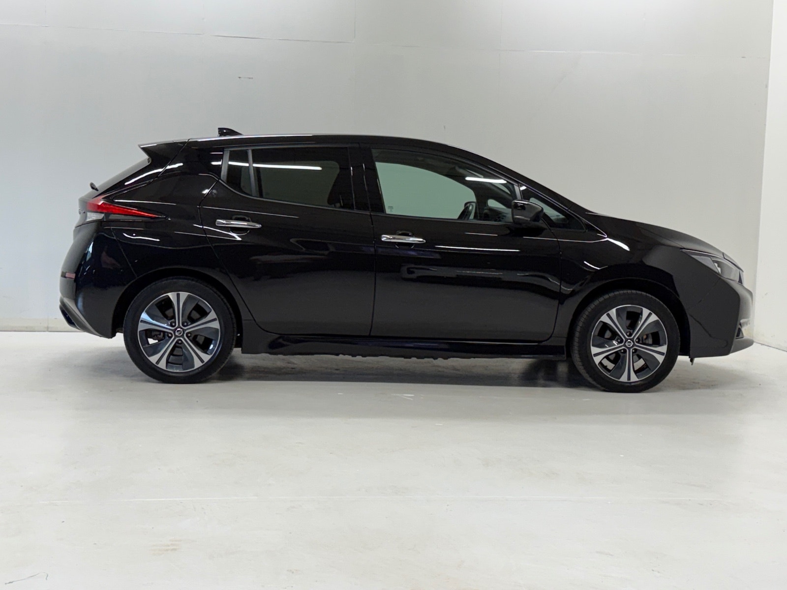 Nissan Leaf e+, 217hp, 2021