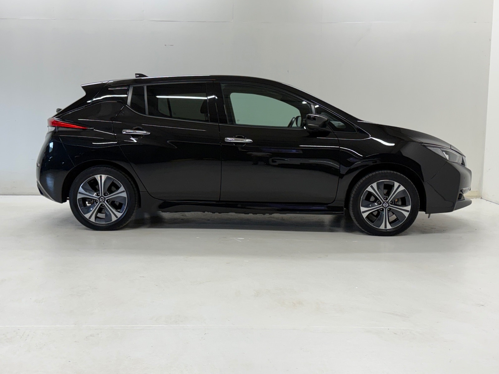 Nissan Leaf e+, 217hp, 2021