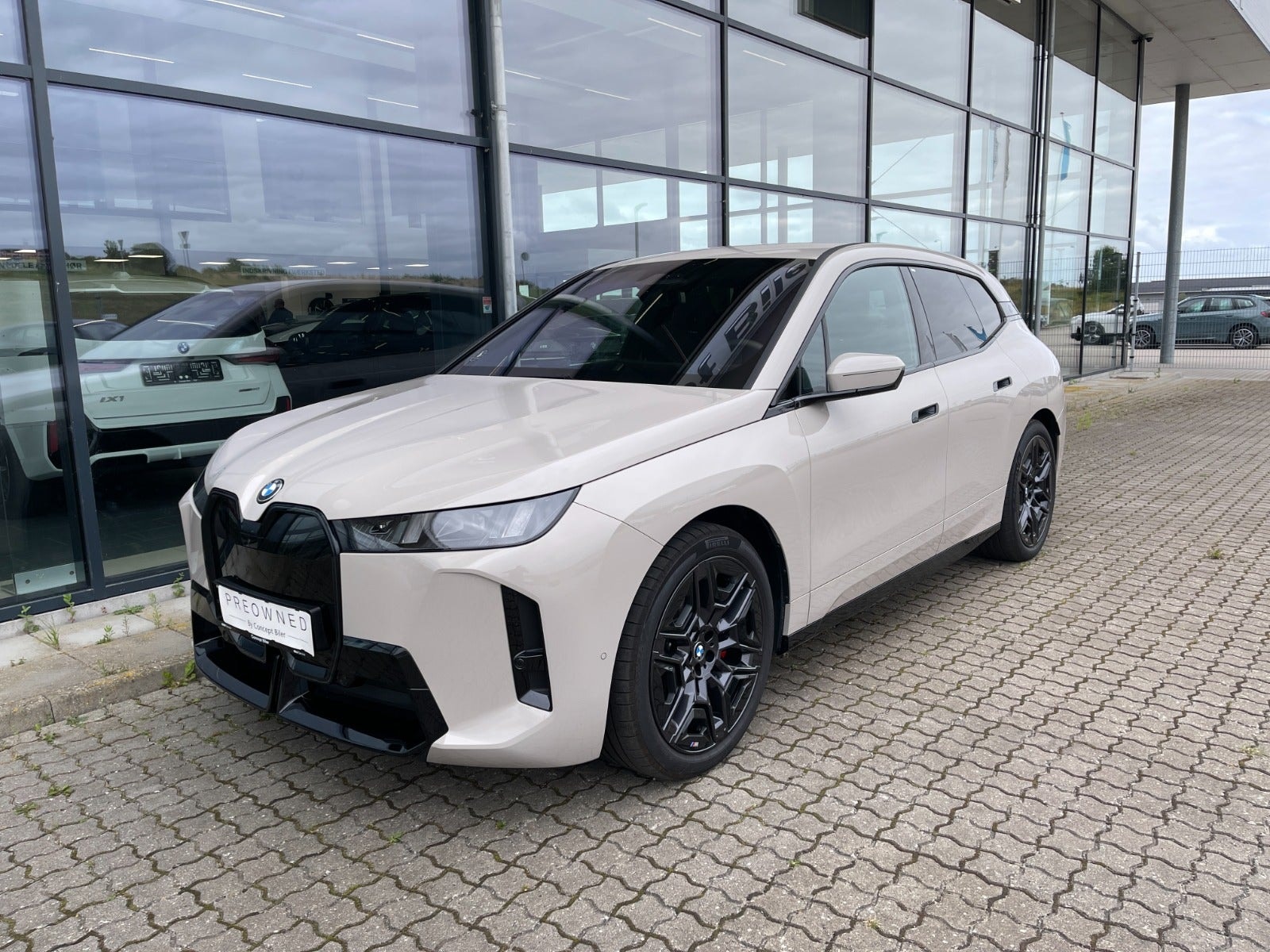 BMW iX xDrive45, 408hk, 2026