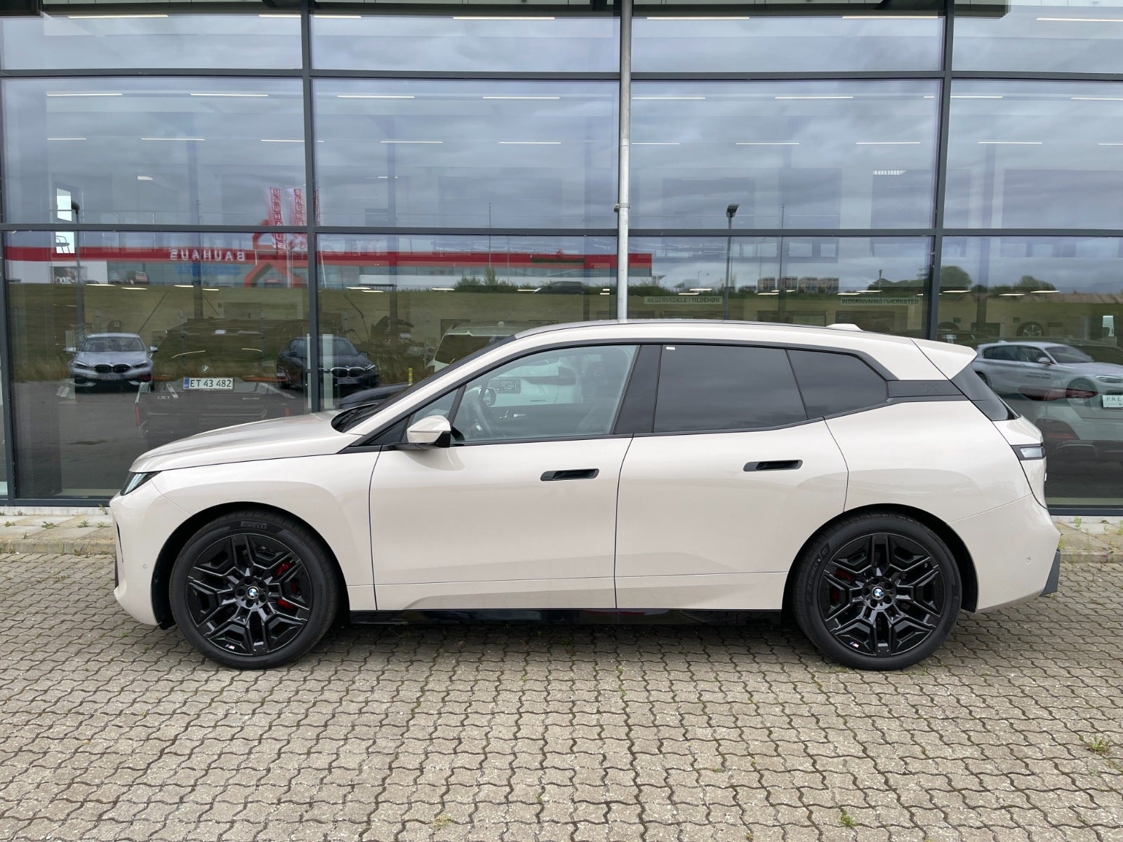 BMW iX xDrive45, 408hk, 2026