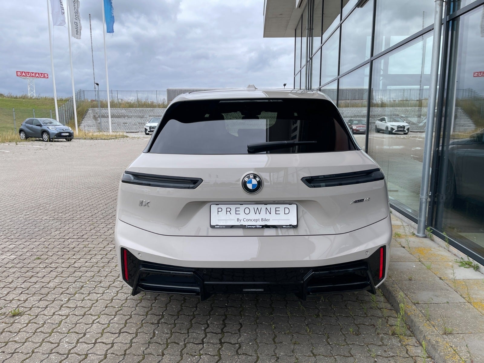 BMW iX xDrive45, 408hk, 2026