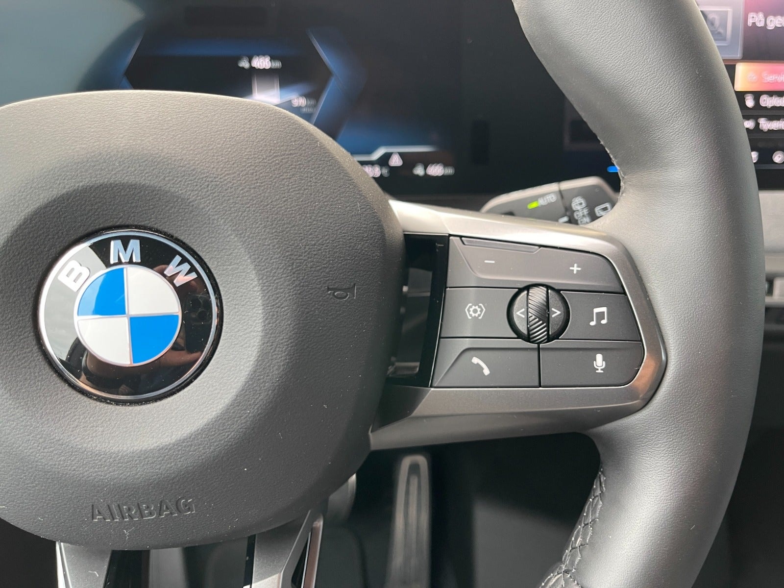 BMW iX xDrive45, 408hk, 2026