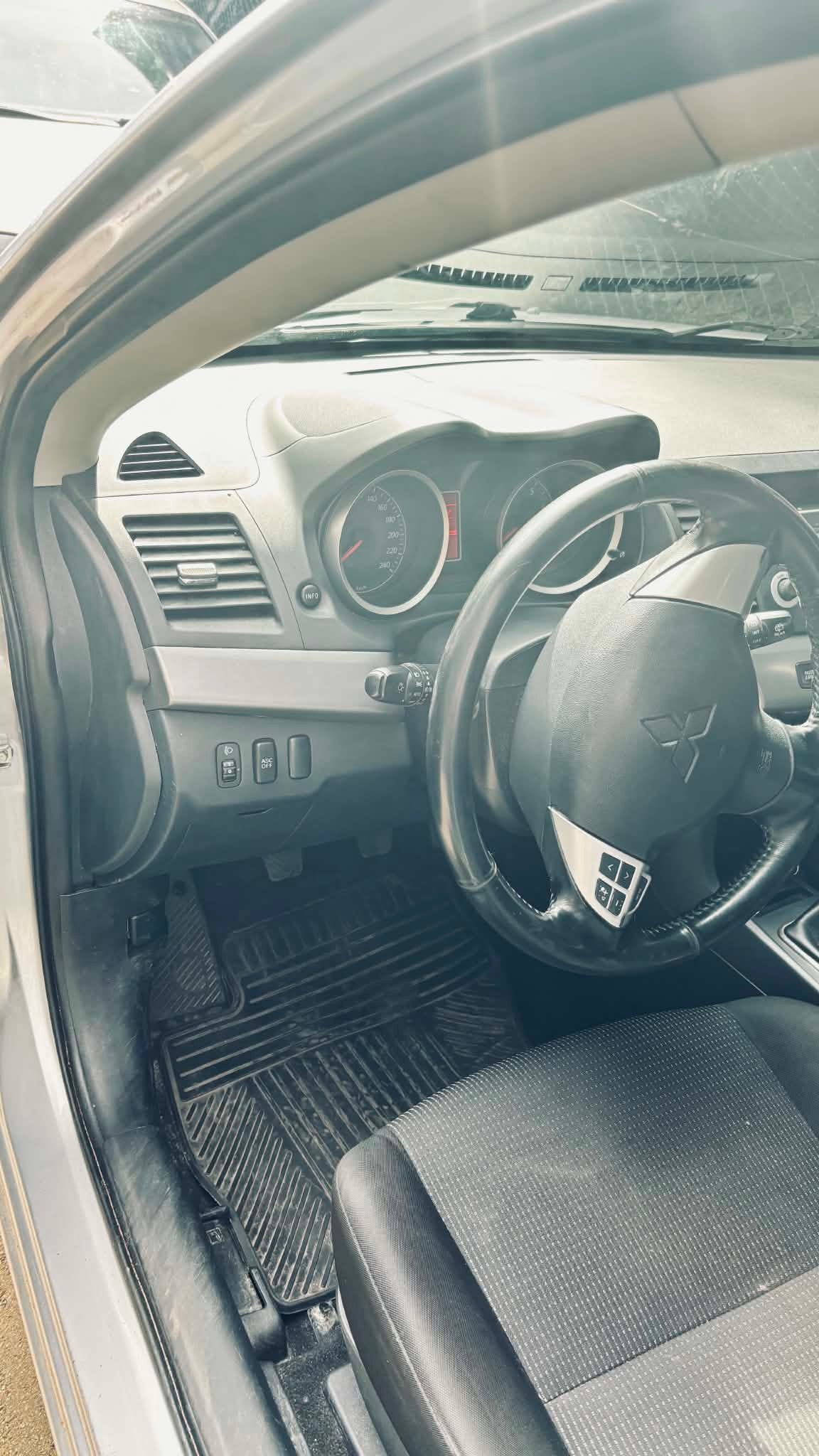 Mitsubishi Lancer Sportback 1.5 MIVEC Manual, 109hp, 2010