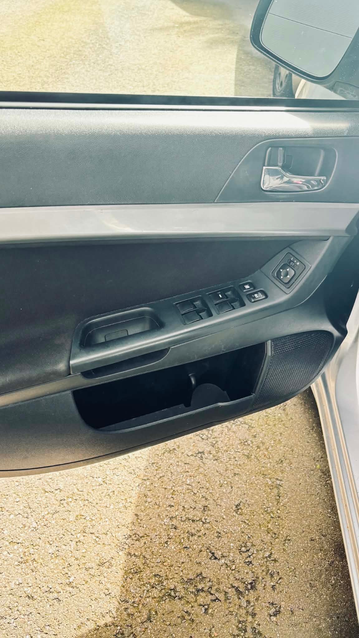 Mitsubishi Lancer Sportback 1.5 MIVEC Manual, 109hp, 2010