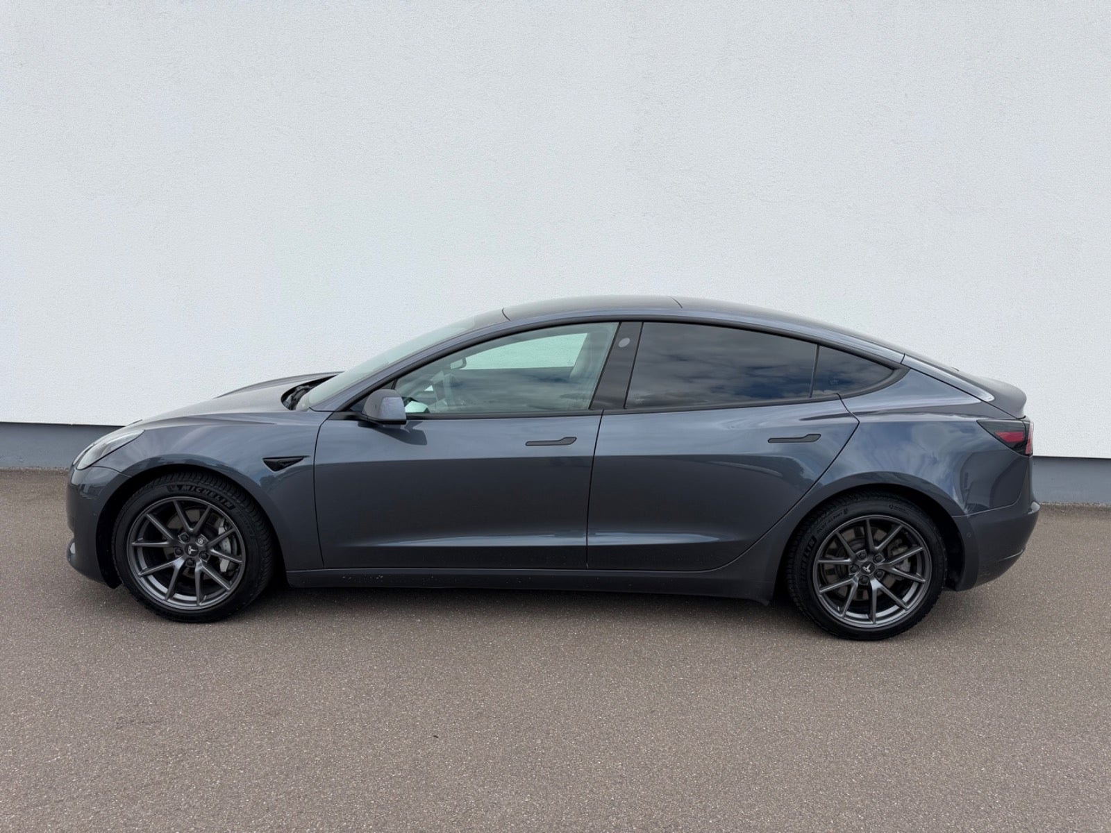 Tesla Model 3 Standard Range Plus, 325ps, 2021