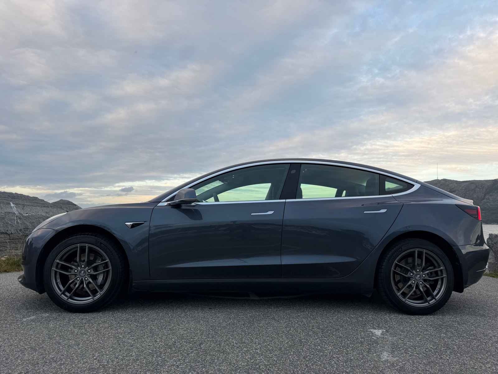 Tesla Model 3 Standard Range Plus, 325hk, 2020