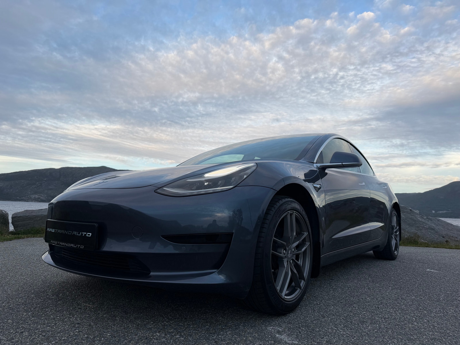 Tesla Model 3 Standard Range Plus, 325hk, 2020
