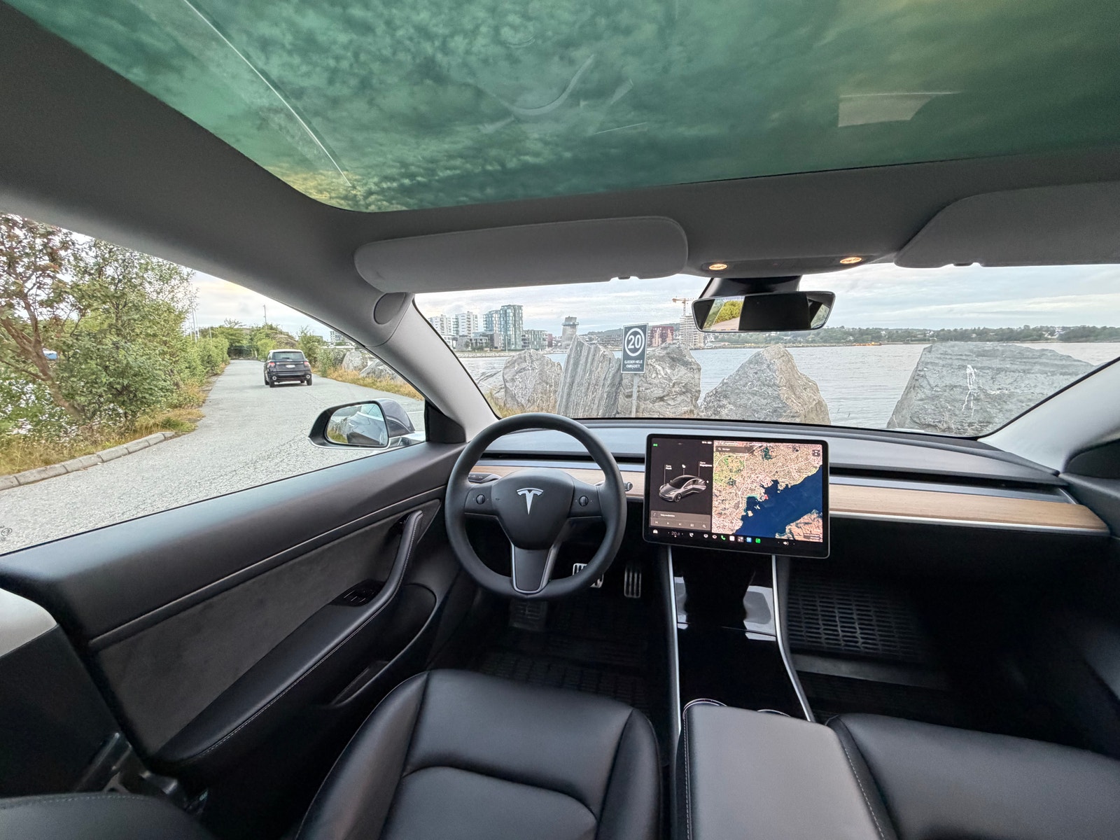 Tesla Model 3 Standard Range Plus, 325hk, 2020