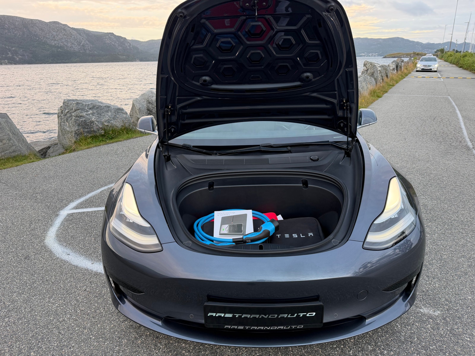 Tesla Model 3 Standard Range Plus, 325hk, 2020