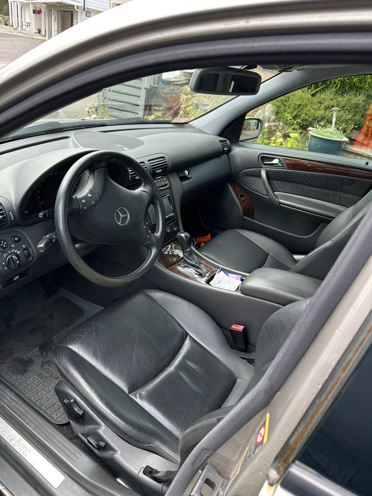 Mercedes-Benz C 220 CDI Automatic, 143hp, 2004