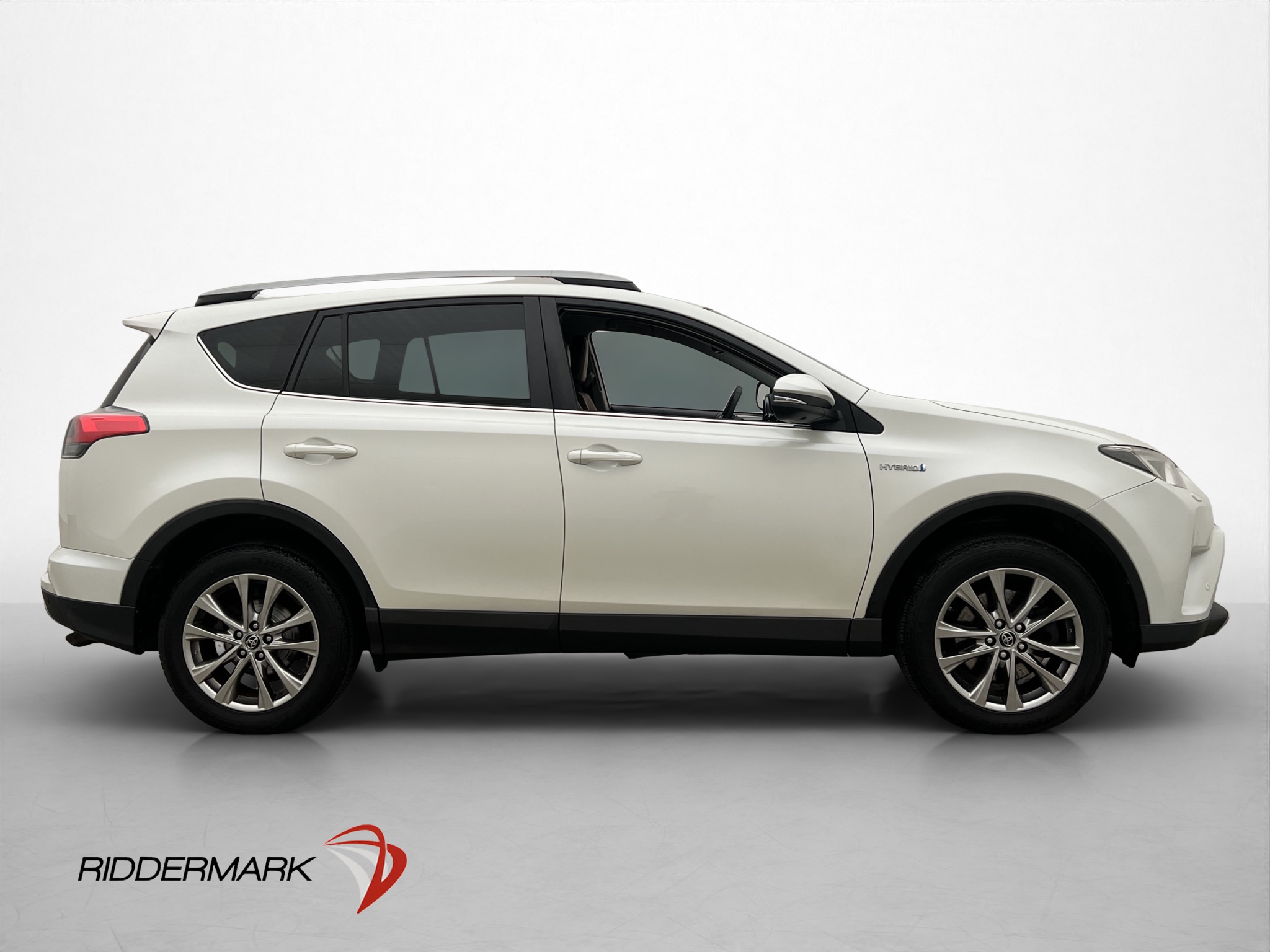 Toyota RAV4 Hybrid 2.5 Dual VVT-i AWD-i E-CVT, 197hp, 2017