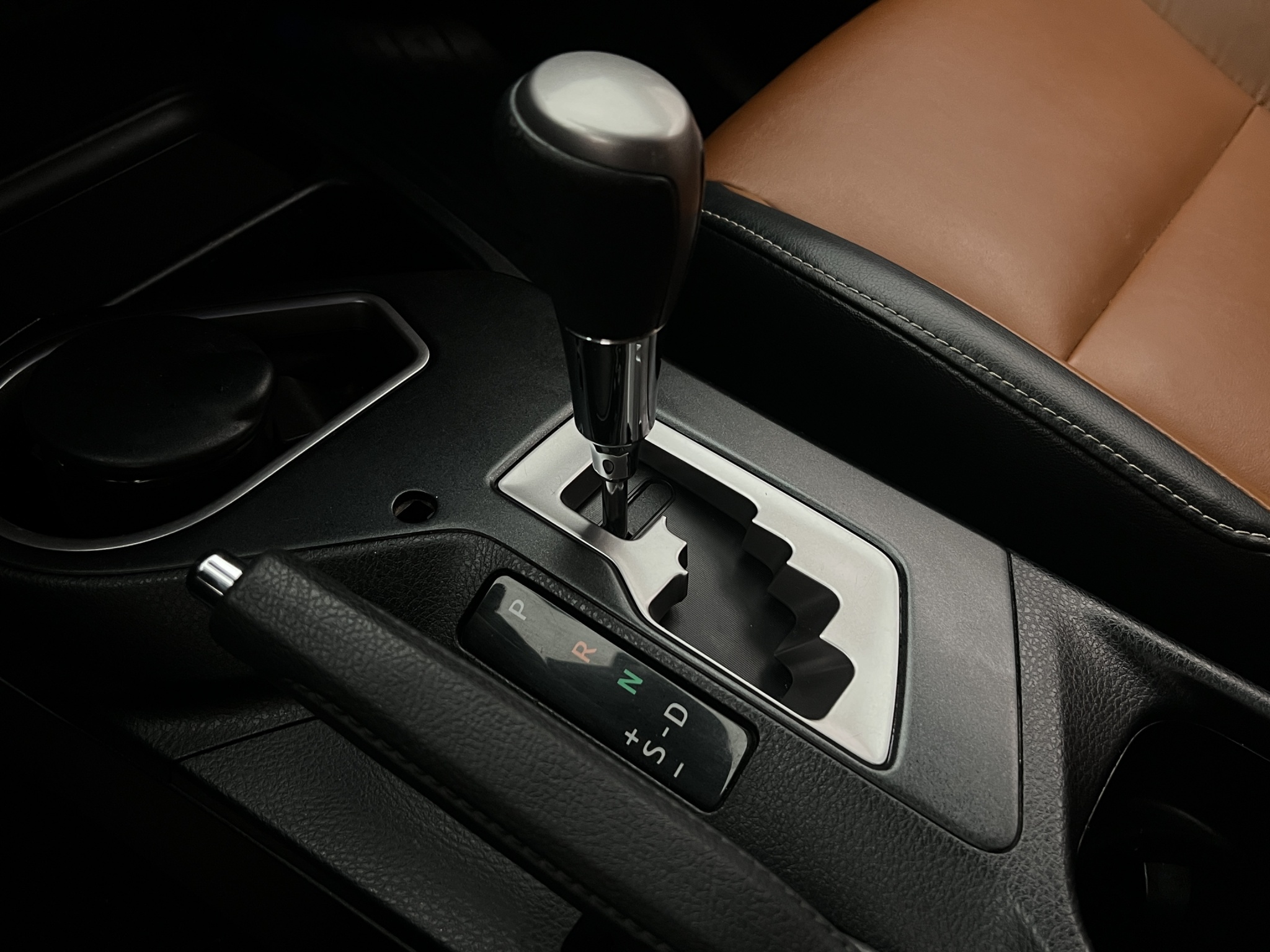 Toyota RAV4 Hybrid 2.5 Dual VVT-i AWD-i E-CVT, 197hp, 2017