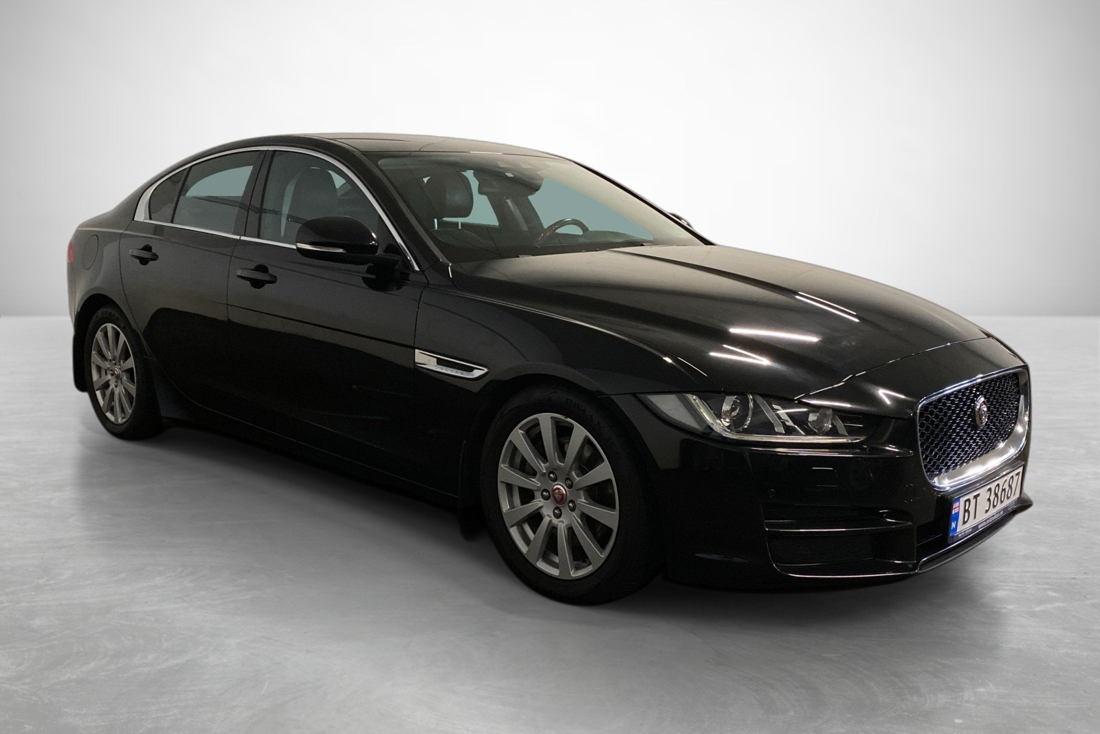 Jaguar XE E-Performance Automatisk, 8-trinn, 163hk, 2016