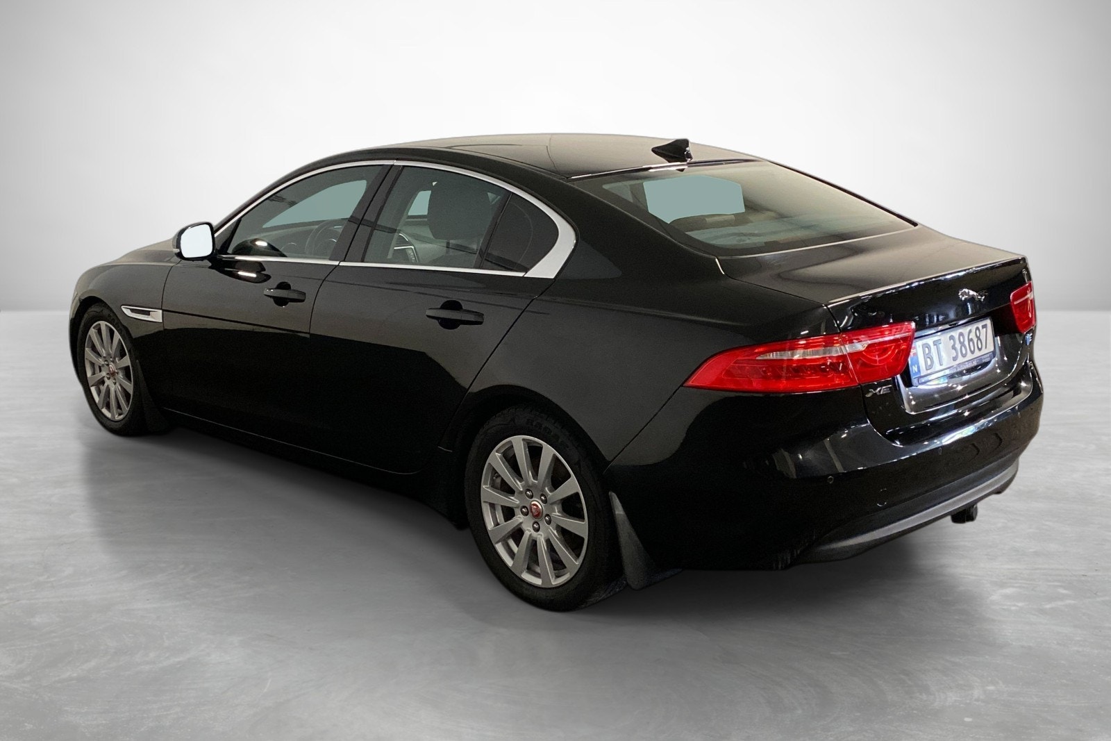 Jaguar XE E-Performance Automatisk, 8-trinn, 163hk, 2016