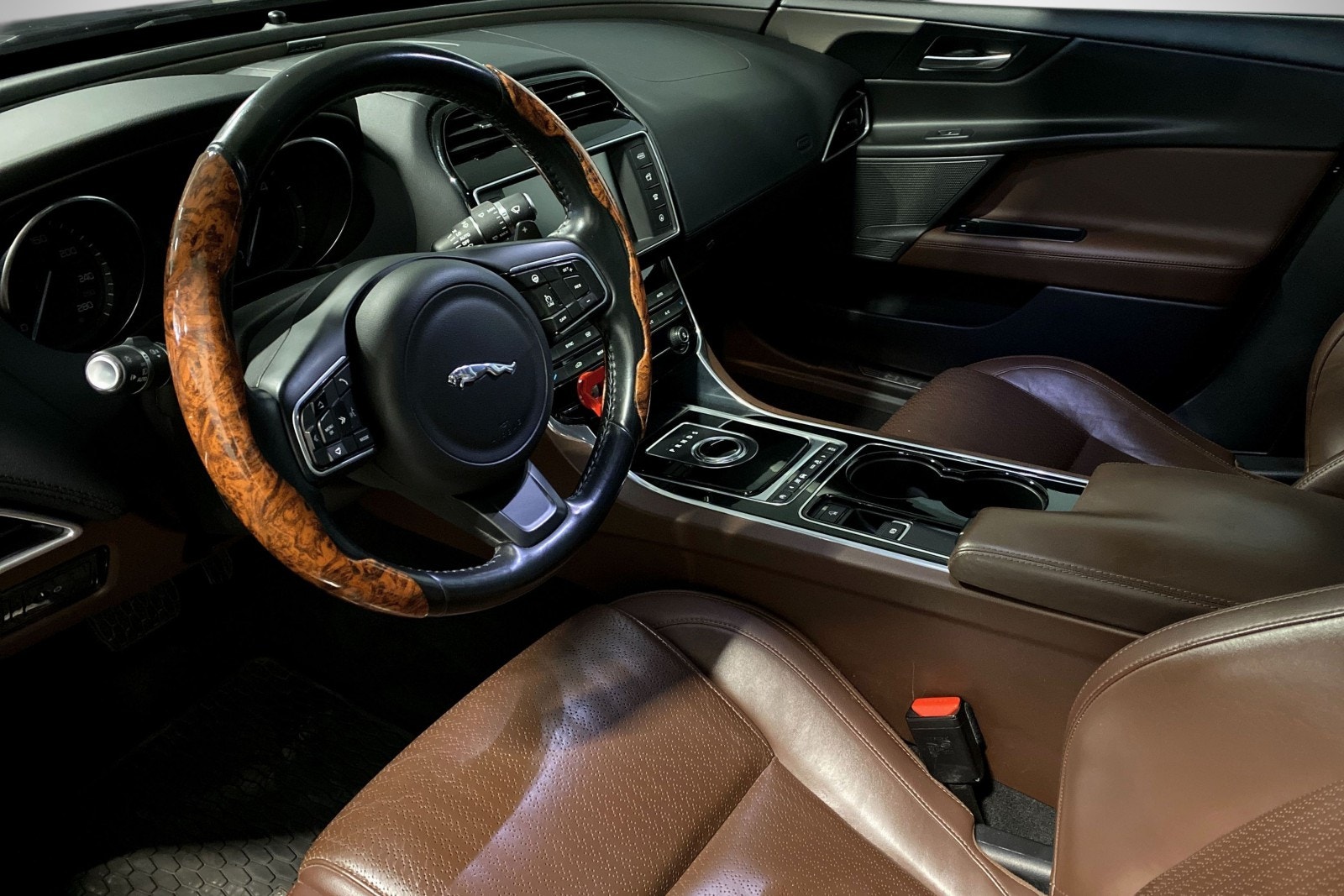 Jaguar XE E-Performance Automatisk, 8-trinn, 163hk, 2016
