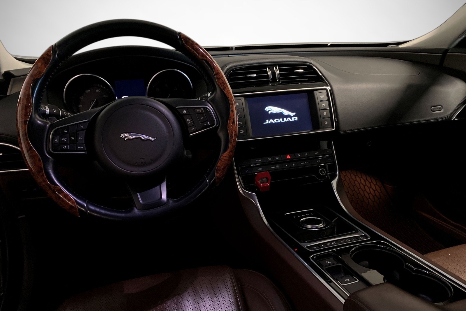 Jaguar XE E-Performance Automatisk, 8-trinn, 163hk, 2016