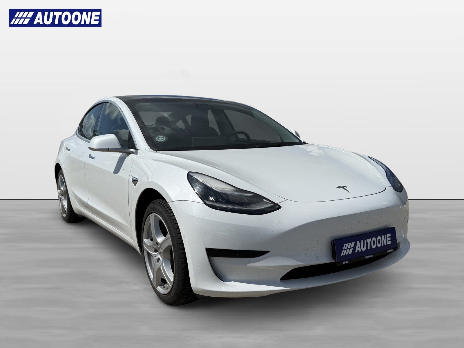 Tesla Model 3 Standard Range Plus, 325hk, 2019
