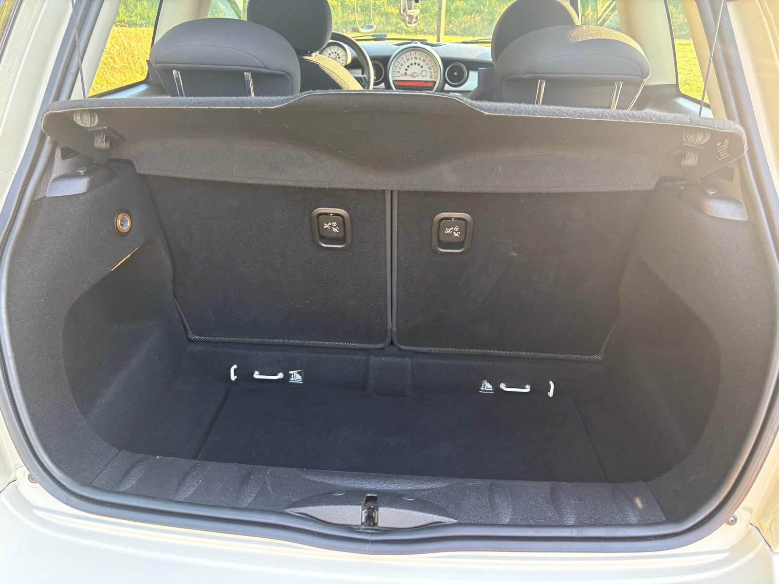 MINI One Manual, 75hp, 2013