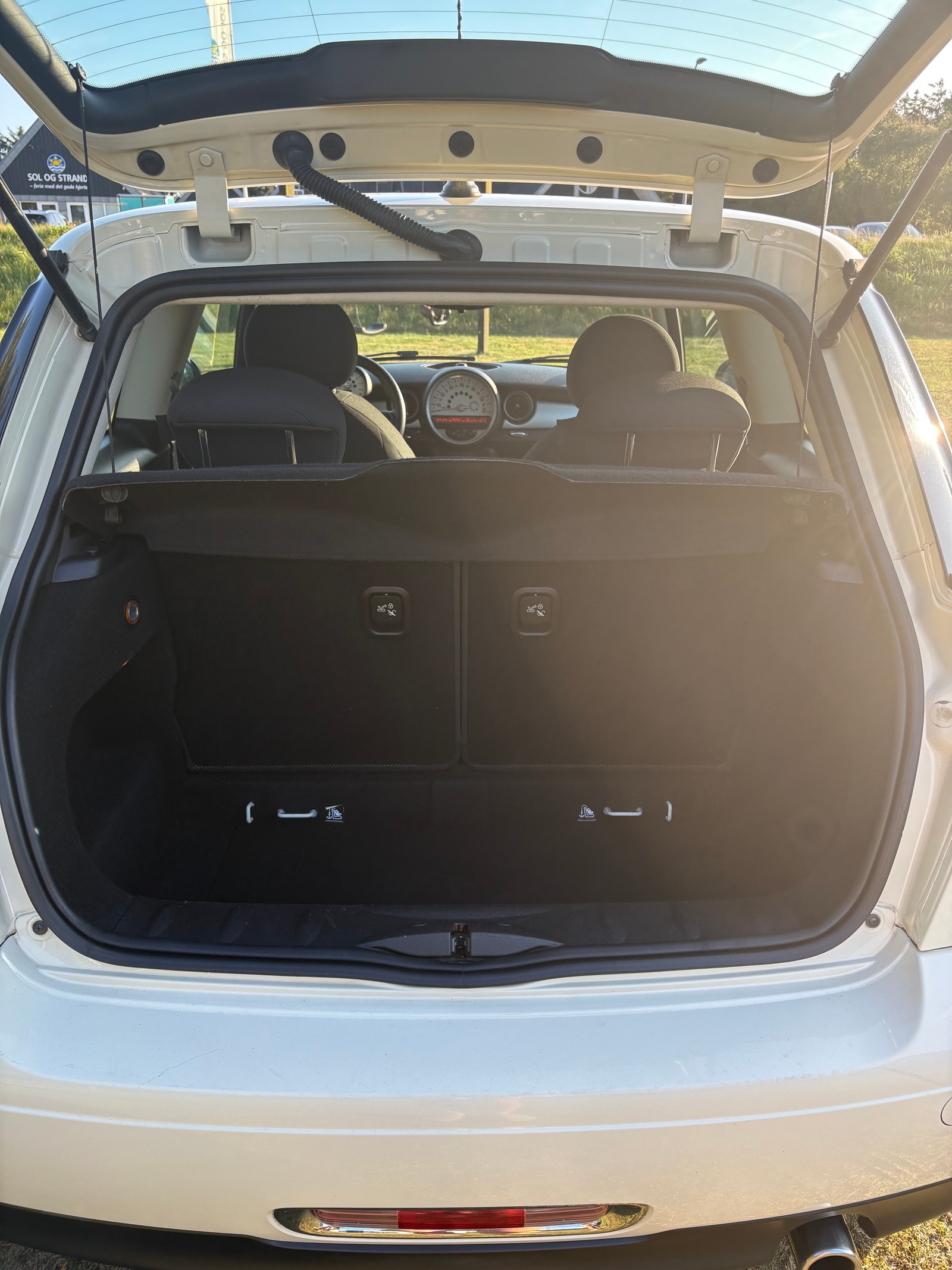 MINI One Manual, 75hp, 2013