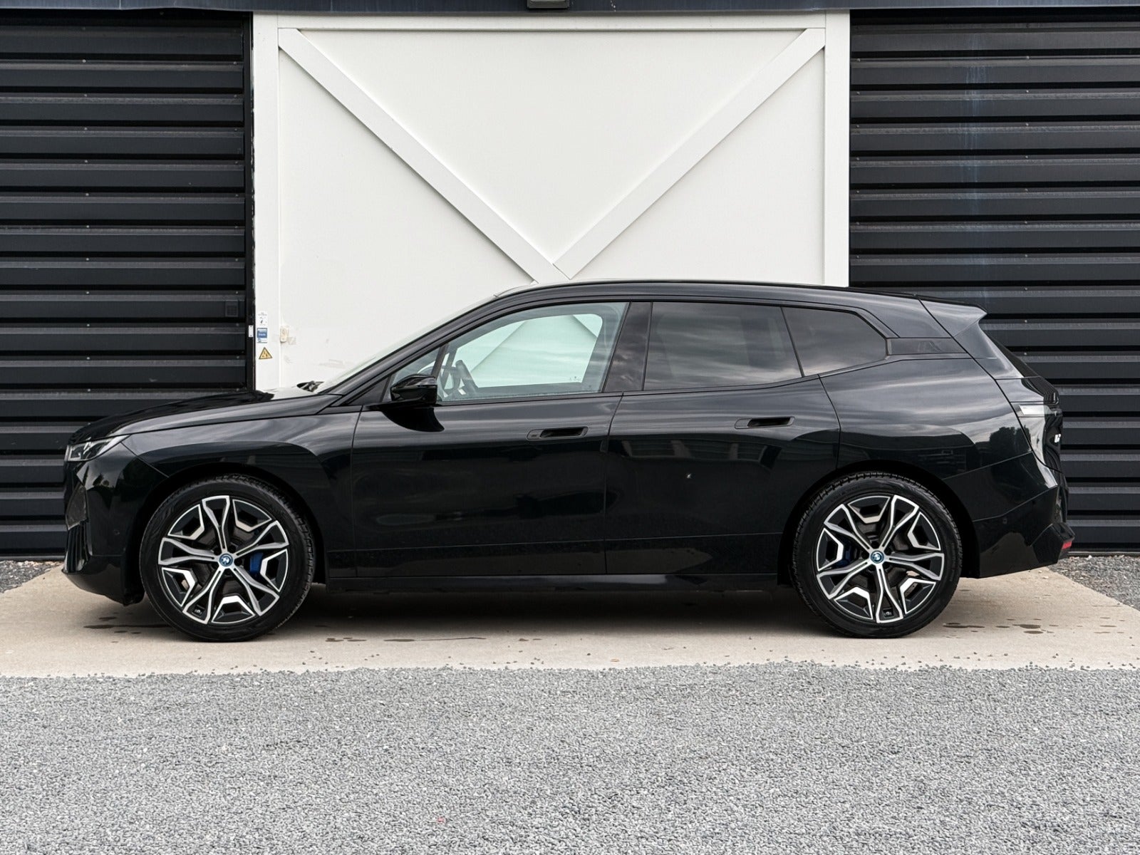 BMW iX xDrive40, 326hp, 2023