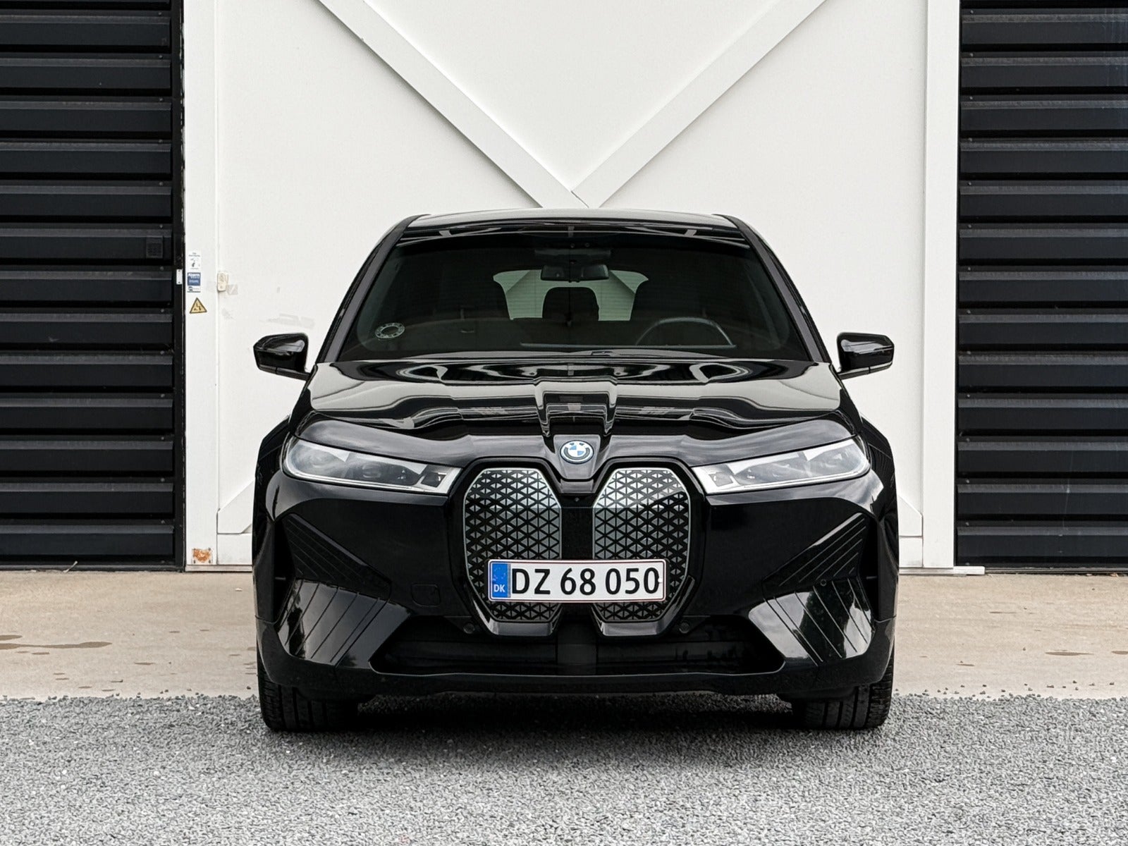 BMW iX xDrive40, 326hp, 2023