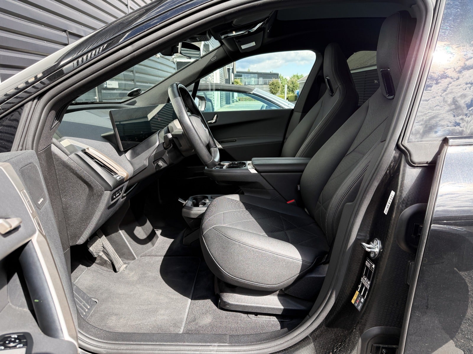 BMW iX xDrive40, 326hp, 2023