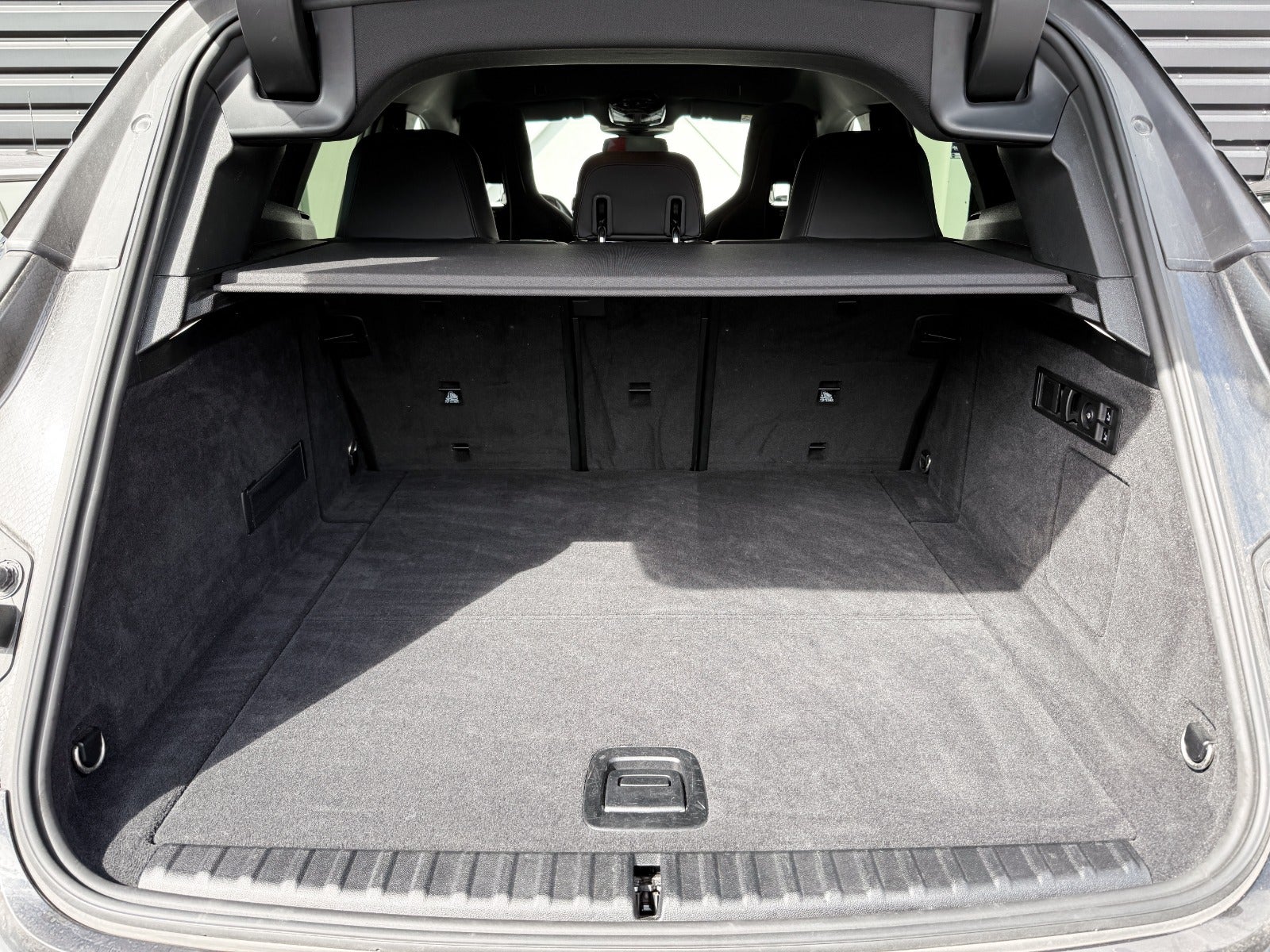 BMW iX xDrive40, 326hp, 2023