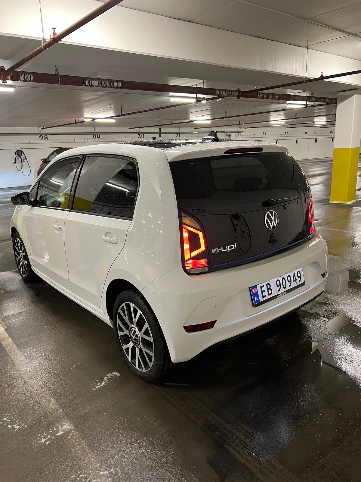 Volkswagen e-up!, 83ps, 2021