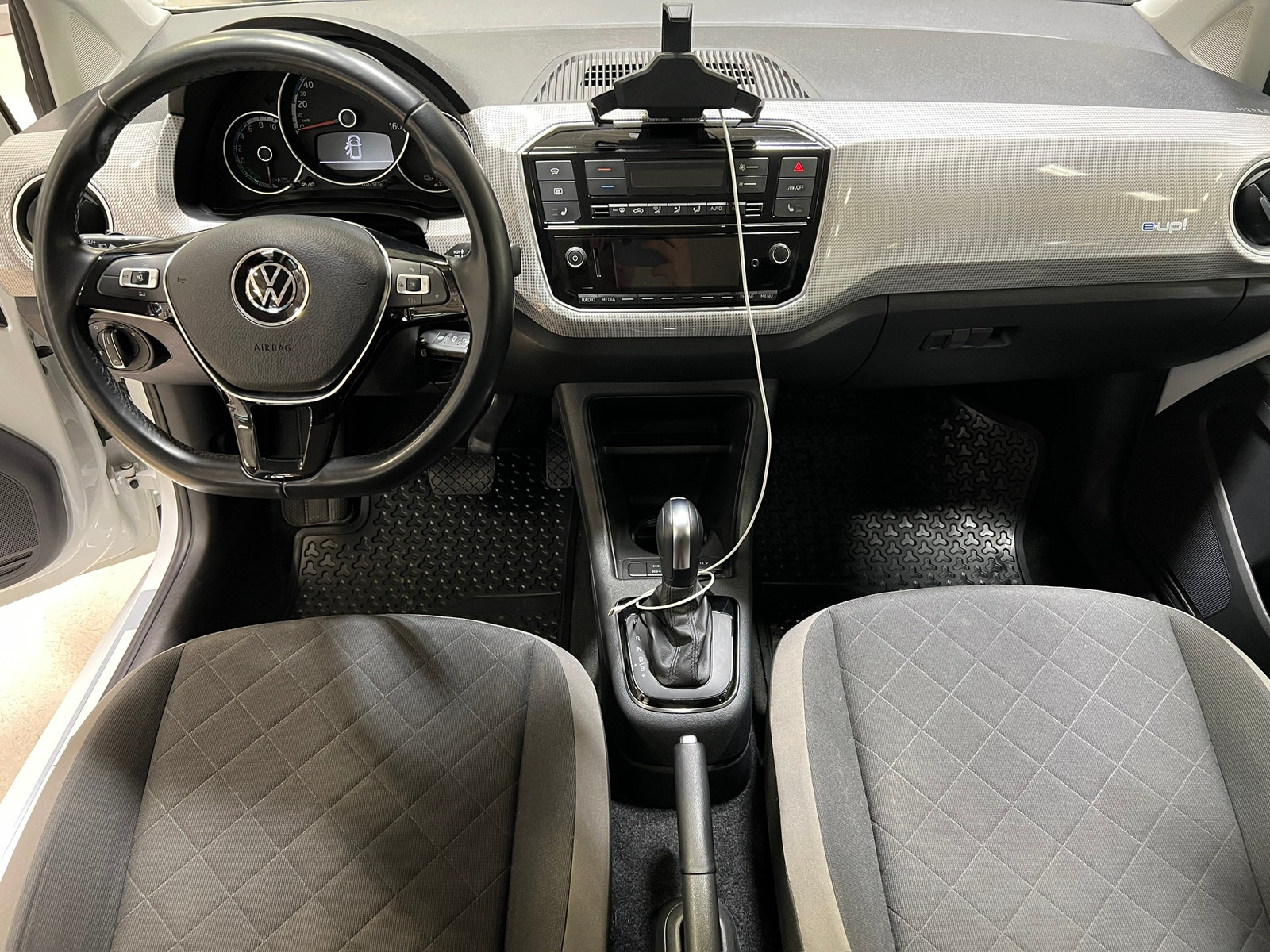 Volkswagen e-up!, 83ps, 2021