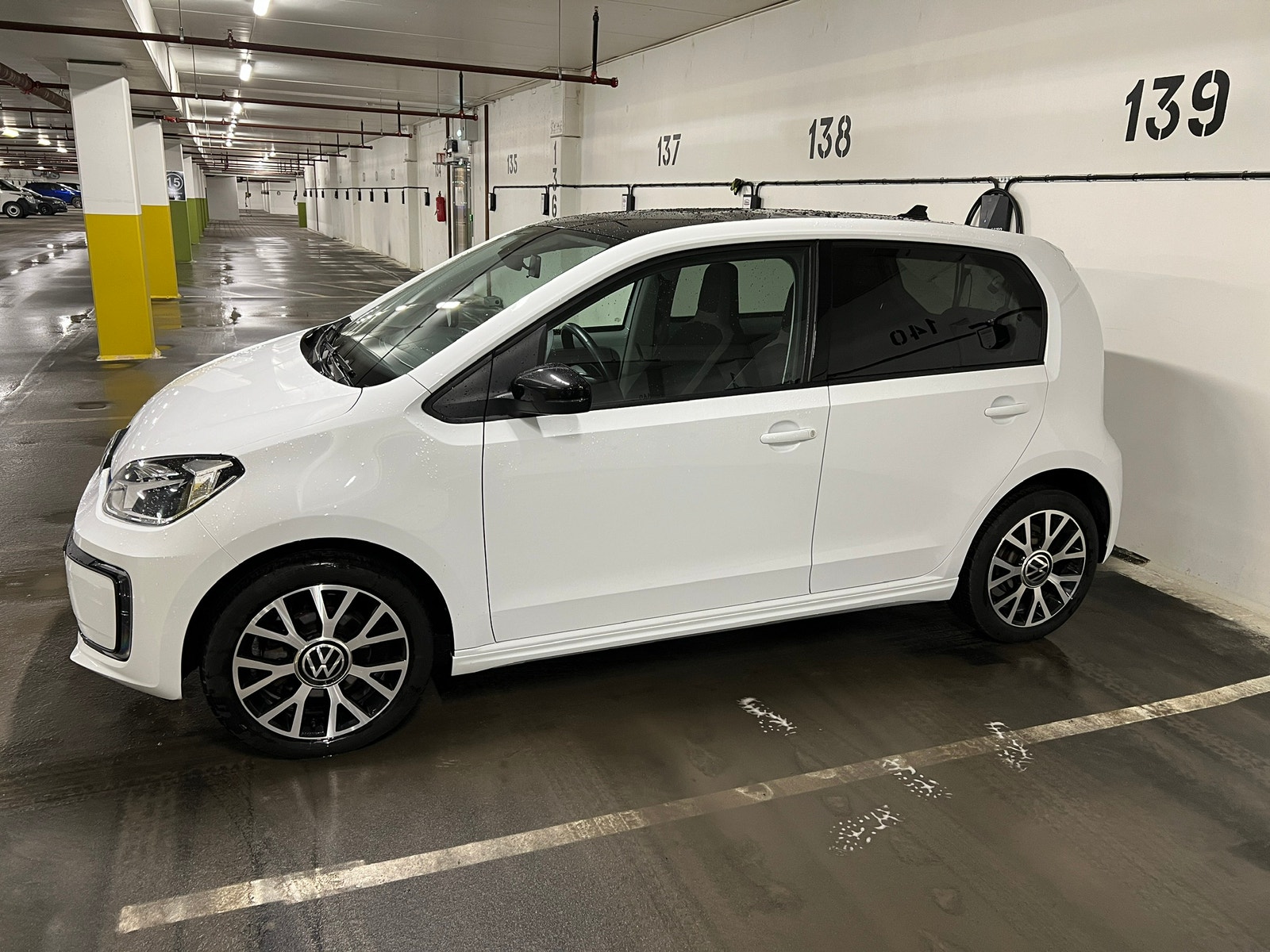Volkswagen e-up!, 83ps, 2021