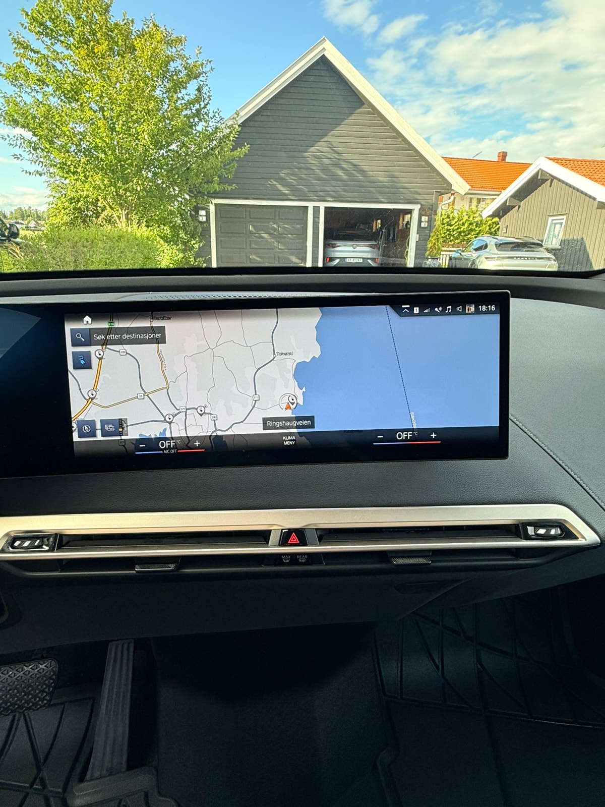 BMW iX xDrive40, 326ps, 2023