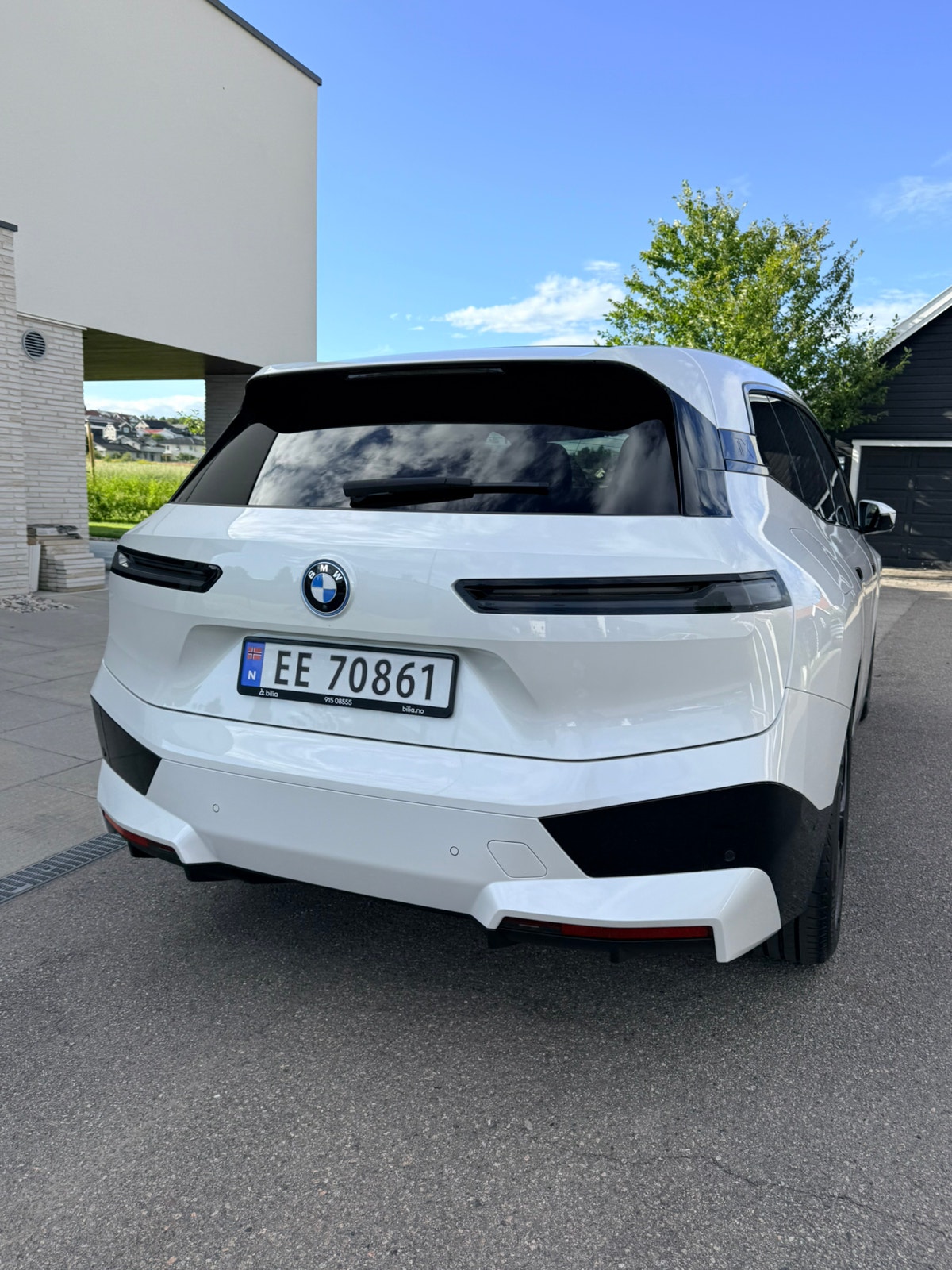 BMW iX xDrive40, 326ps, 2023