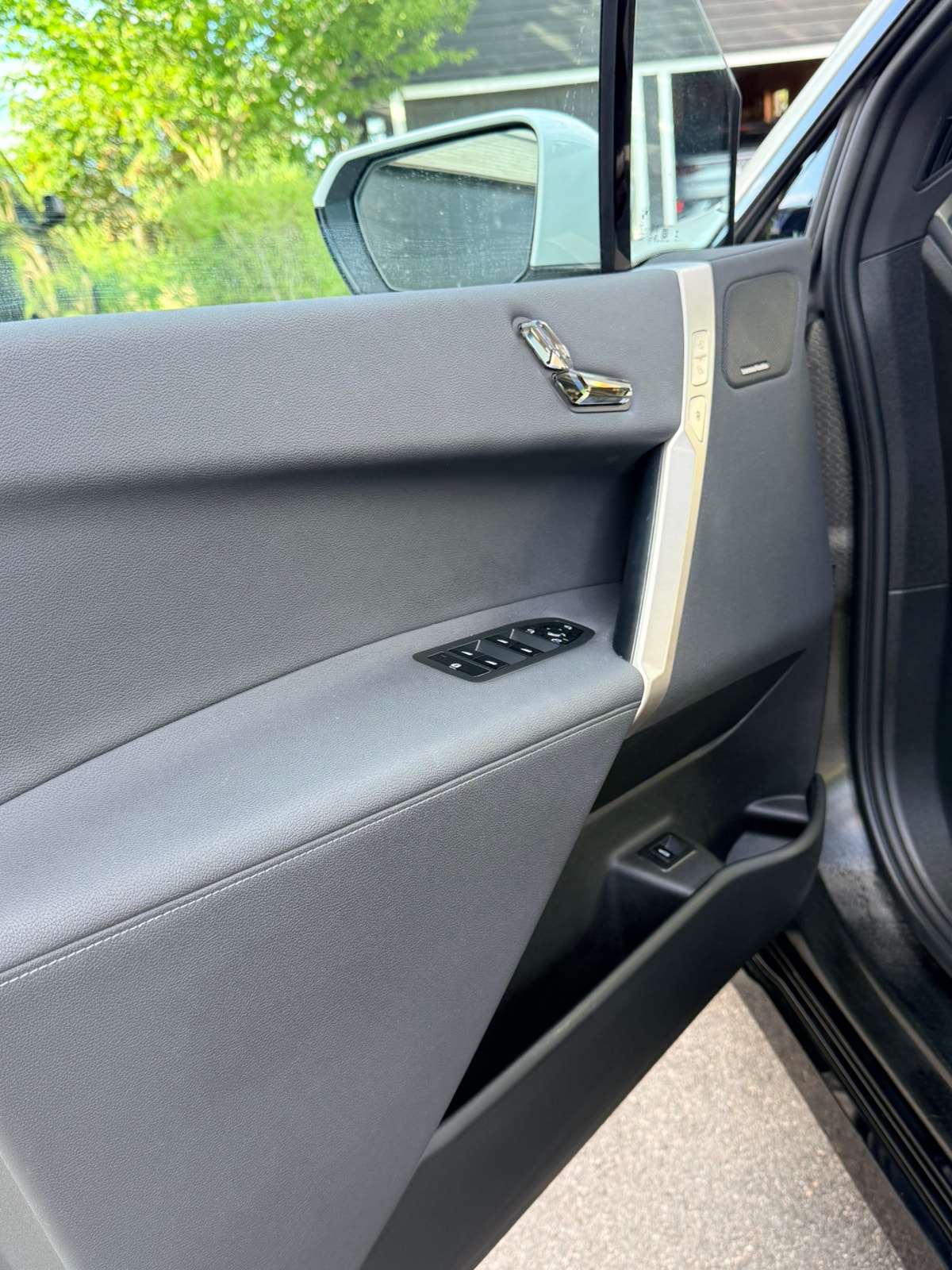 BMW iX xDrive40, 326ps, 2023