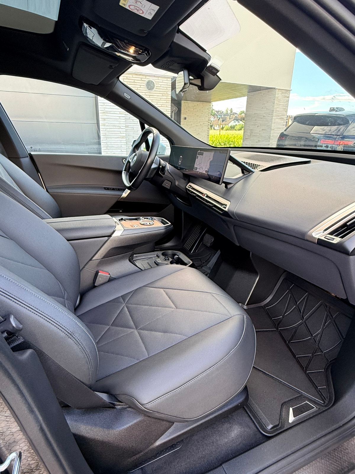 BMW iX xDrive40, 326ps, 2023