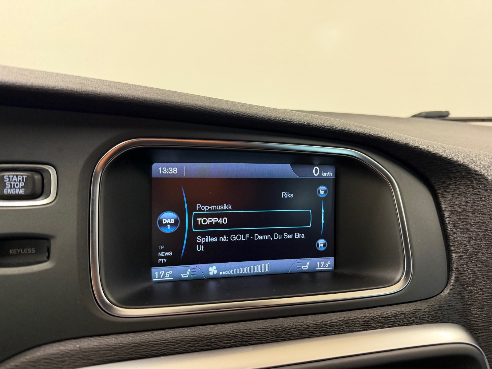 Volvo V40 D2 Manual, 115hp, 2014